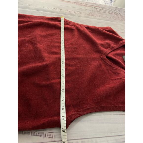 Uniworth Sleeveless Sweater Men Size 40 US S Red V Neck Stretch 100% Merino Wool - Picture 4 of 9